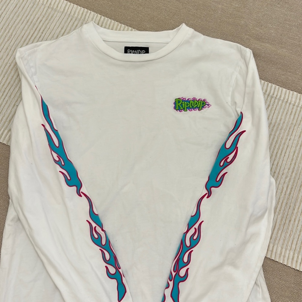 Like NEW NEVER WORN RIPNDIP LONG SLEEVE SMALL